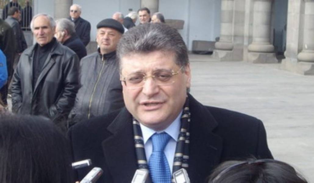 5219a4663a8edf511b469eb7cc2e2382