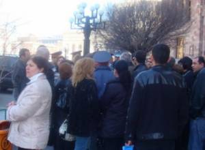Strike continues