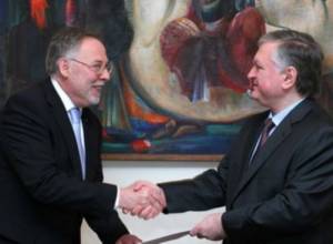 Hungarian Ambassador presents his credentials