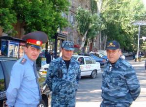 Look for policemen under shelters