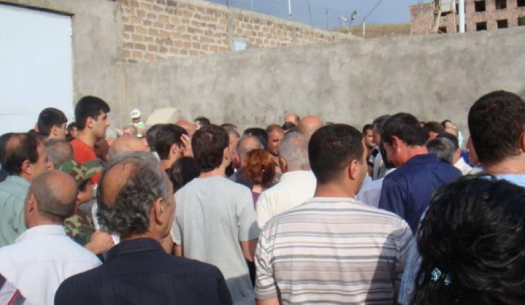 6835378d45142f957d9ad191fb6972d3