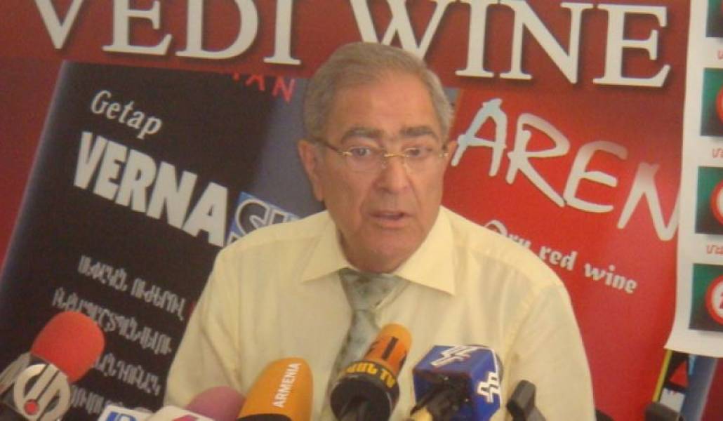 1e159265118987f0f2ded1b3d6312b76