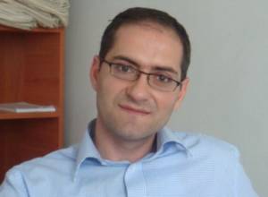 To make concessions in the foreign front