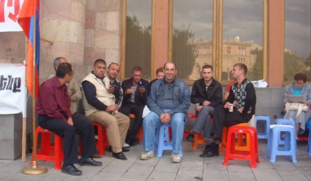 6833487f871360962d976a81528b074e