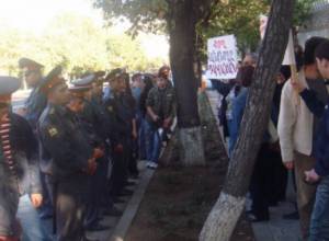 Police back academicians