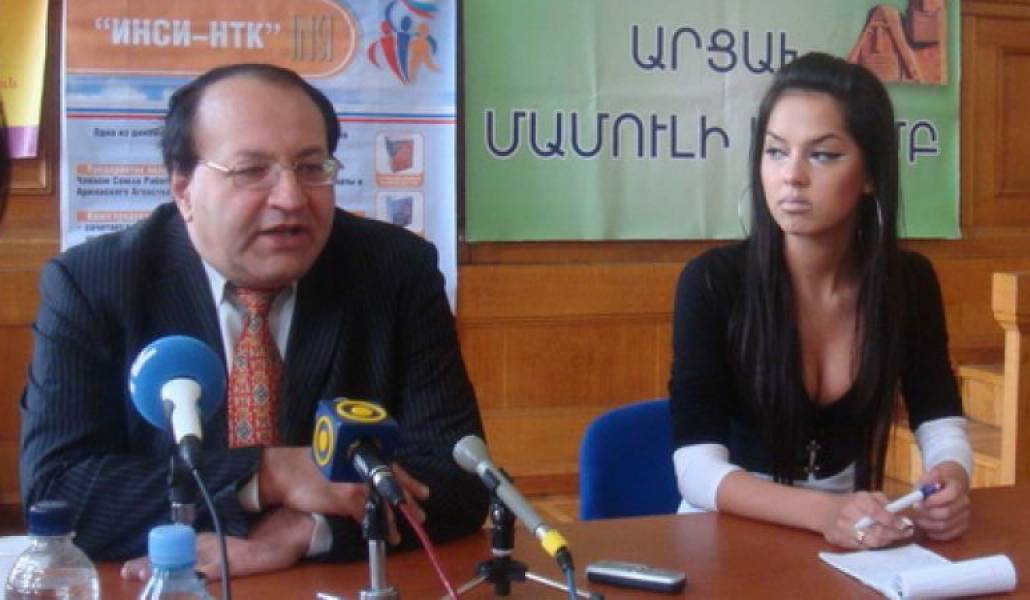 5367f4b95b42f91b56700e0b55aa0030