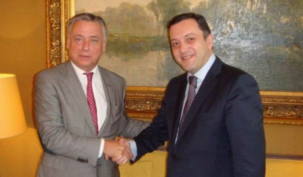 f7f83f7704e12d3cea95c40c54e94d77