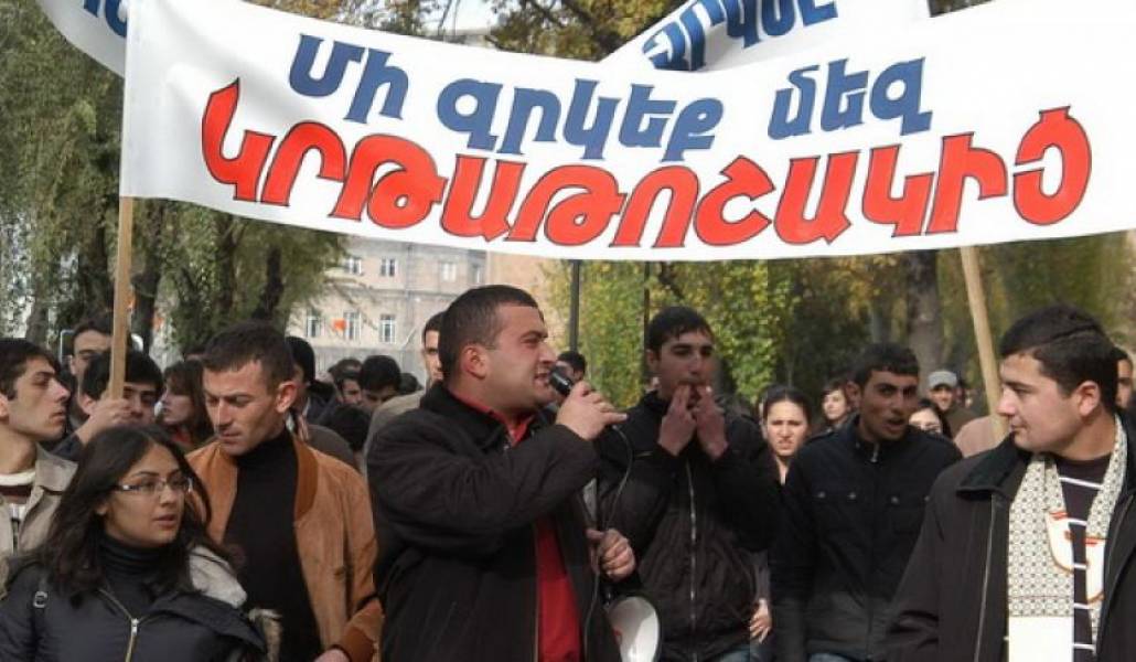 ad28fc74a8cb9337be296c4103c72b01