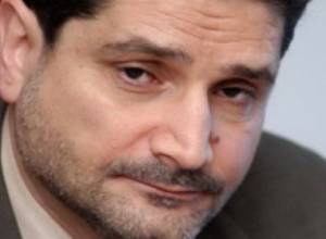 Armenian PM pays tribute to victims