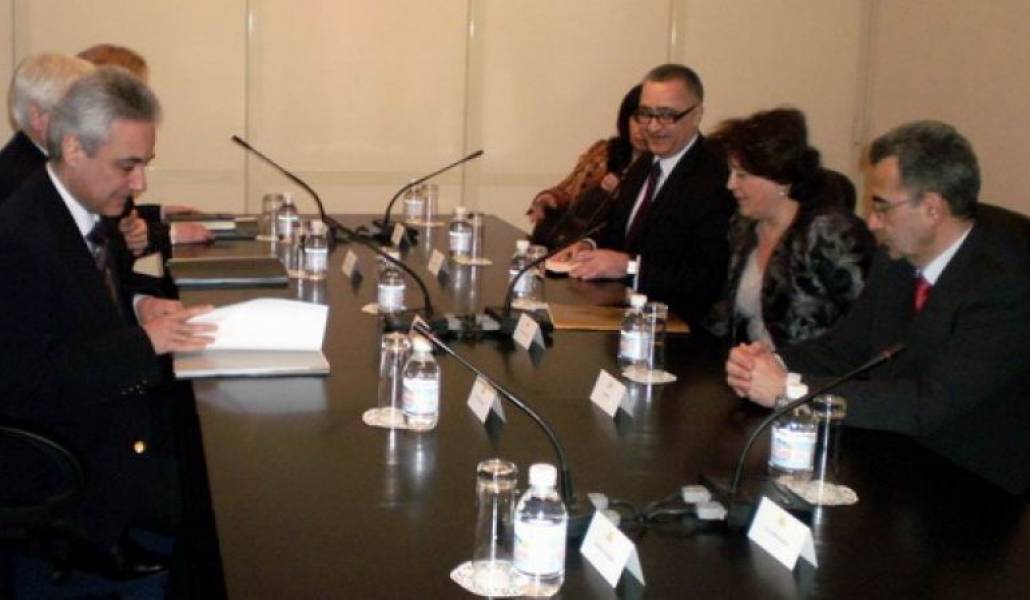 e5b77316cd573de11b10e802dfdf01ed