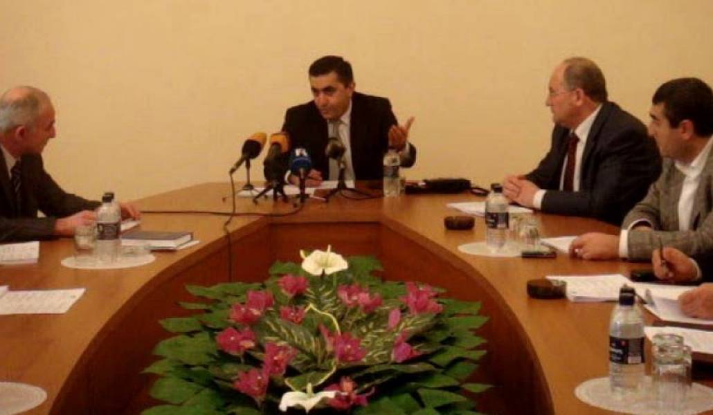 8192e8dec7d921cd18439c3923c9c631