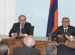 Serzh Sargsyan meets with PC members