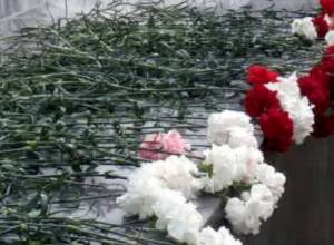 First violets laid in memory of March 1 victims