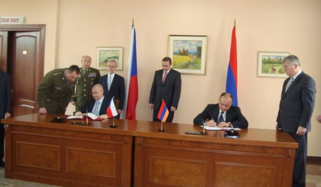 5f35001e063ab1d83c21456681b82813