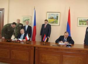 Minister Bartak arrived with delay