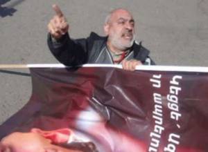 Vardges Gaspar had to lie on the ground