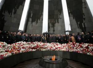 Karekin II holds memorial service for Genocide victims