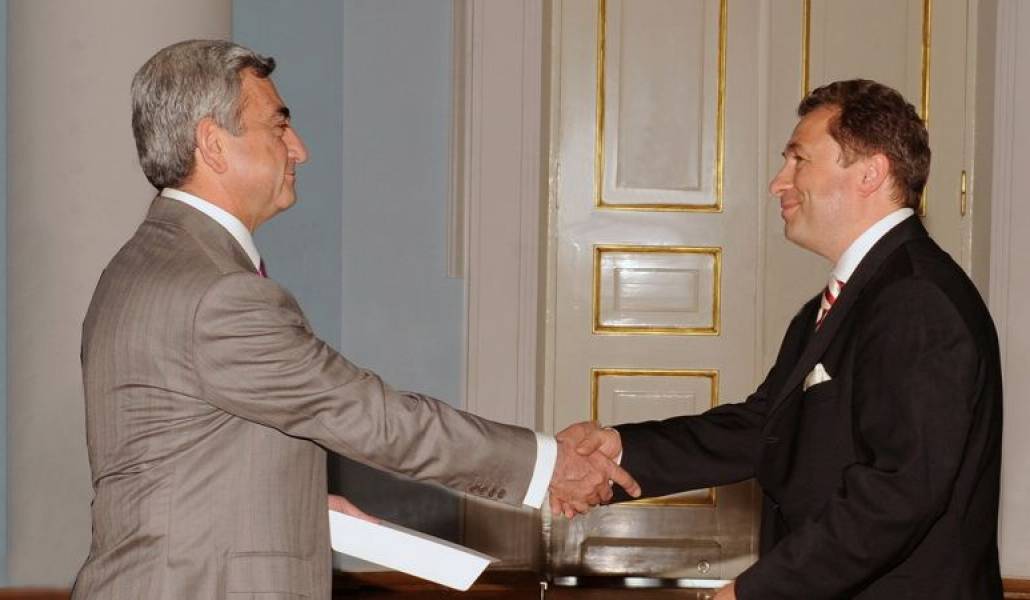 b1863939ebfe55d185aa6037d8d0a74e