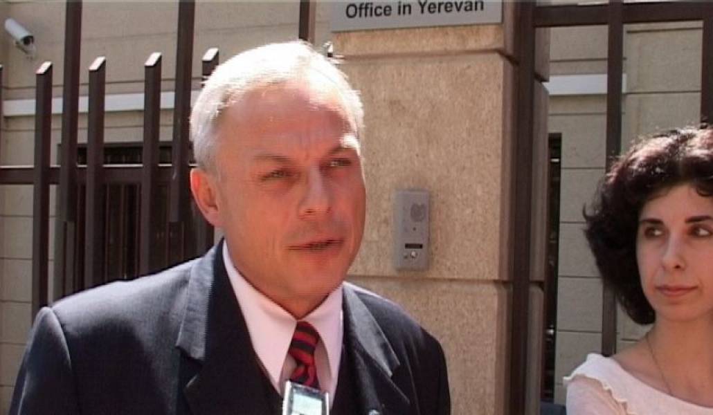 77da72c28a711893a5e7d29f47b1f54f