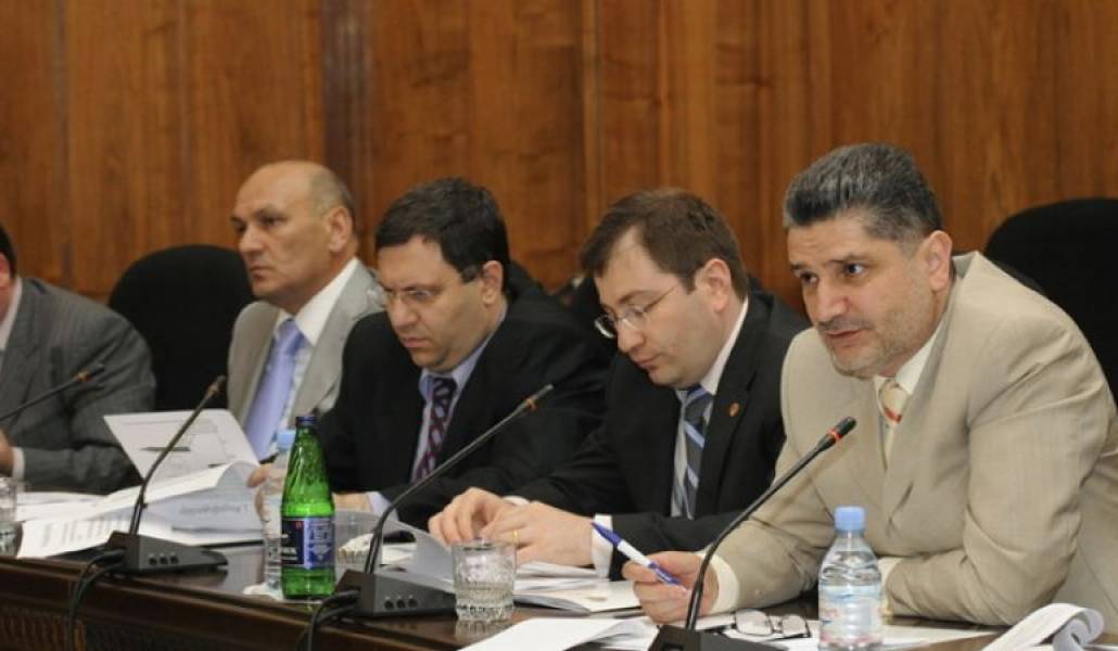 c97812b81db007574e578890898fa341