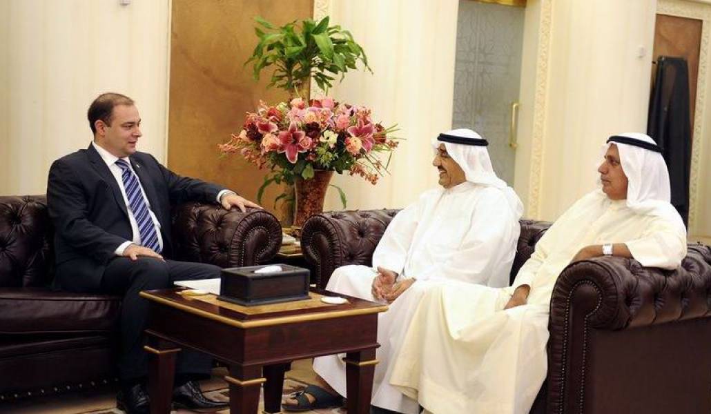 db601056722d0f23f1fdbcd10b8f4d82