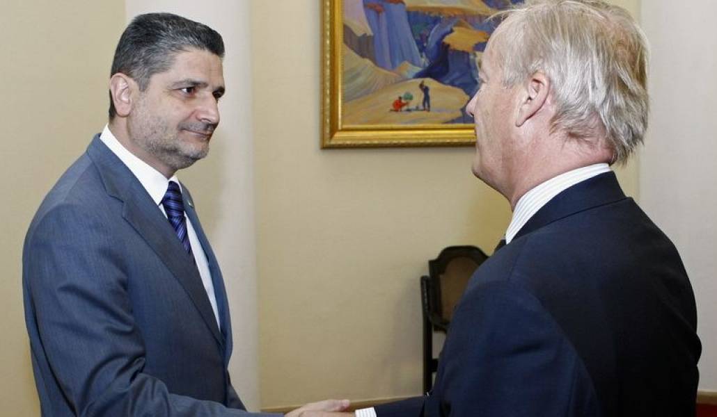 ed60a56abacbec113e71588ffdcc6596