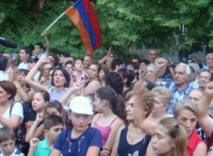 HAK to rally people every week