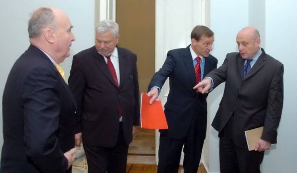 1c8c0f91517e7fc809241cbff7b2e7f0