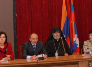 Bako Sahakyan addresses forum participants