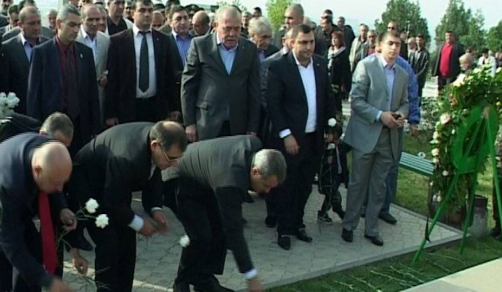 69caf04c583f2a79704589bccfa63a25