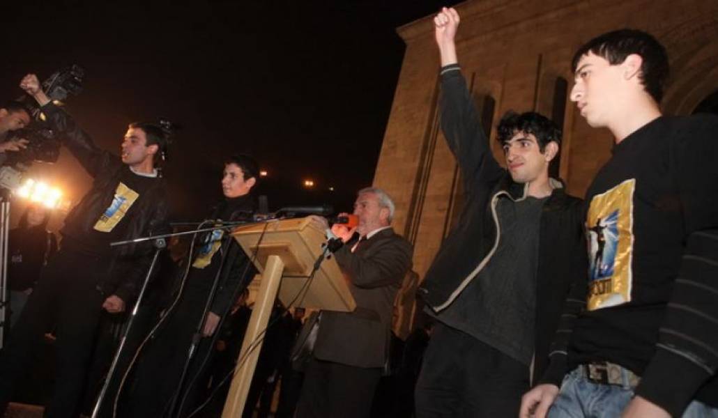 c2ebe8d70bf8e8383a1c03a3b8af976a