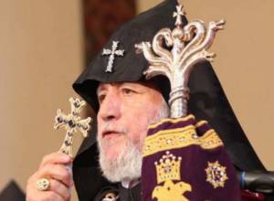 Catholicos invited to France