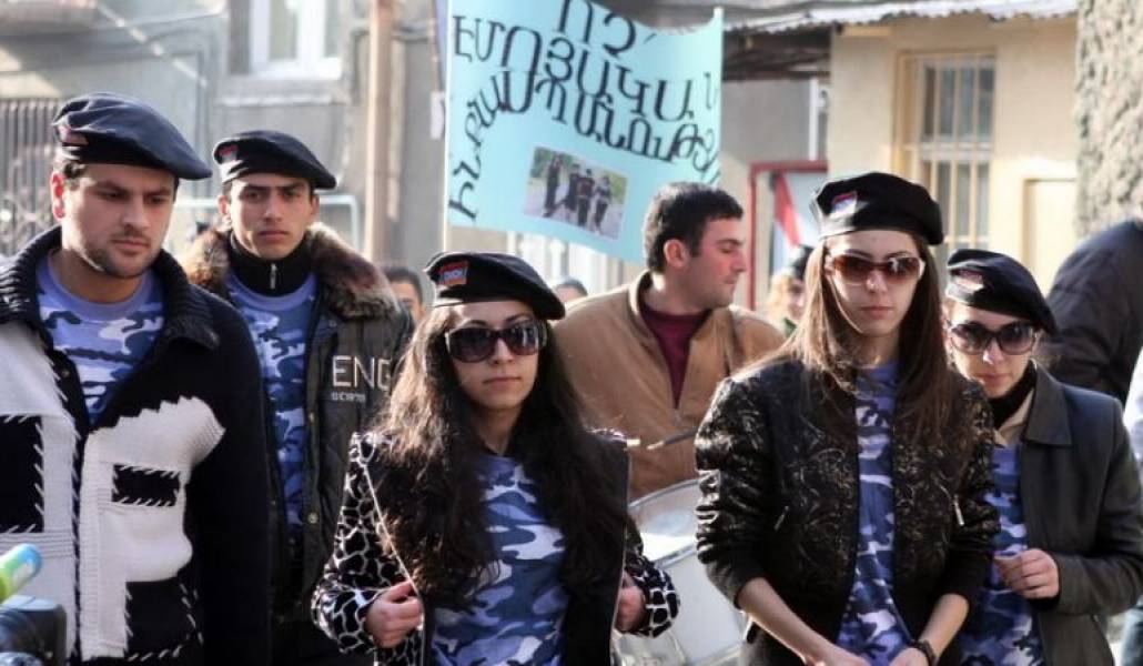 7d98e8f301c6b174a43a81f18a89526b