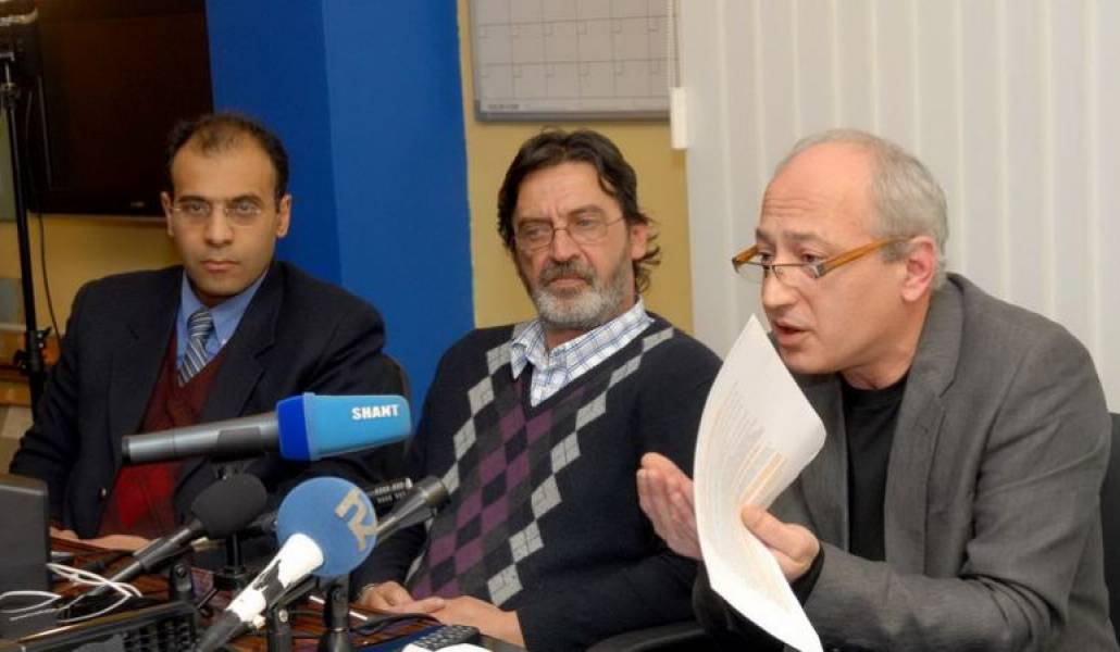 c0221bda3e8bb58f74907b7fda9ab998