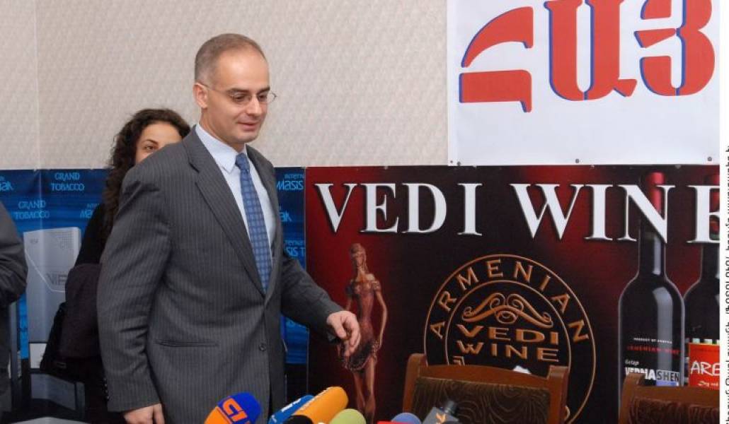 605101dec280ad63d7d6caae4d06e200