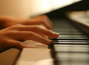 Armenian pianists to leave for France