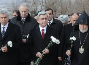 Armenian top brass visit Yerablur
