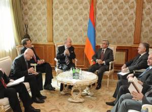 Serzh Sargsyan, OSCE MG discuss Karabakh peace process