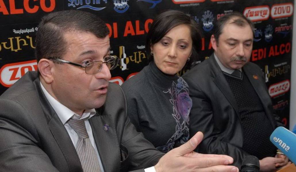 c220b055ac585936f1b515e83bdc647e