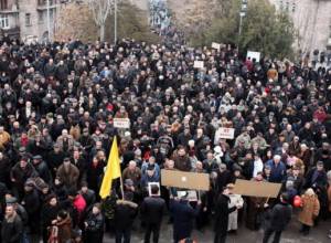 People’s Party to demand authorities to cede power