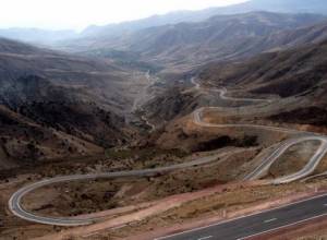Snowfall makes Selim Pass impassable