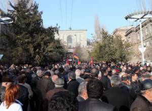 Demanding new elections