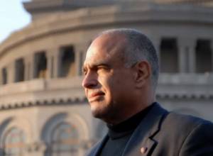 Raffi Hovannisian to give press conference