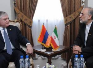 Armenian FM invites his Iranian counterpart to Armenia