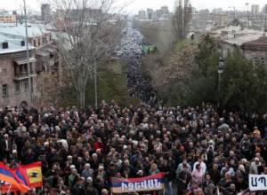 HAK rallies supporters near Matenadaran: Incident breaks out between ralliers and policemen