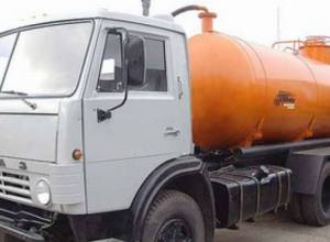 Water carriers parked near Nairi Cinema