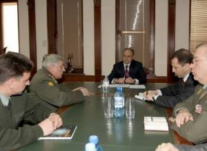 Armenian DM meets the Commander-in-Chief of the Russian Land Forces
