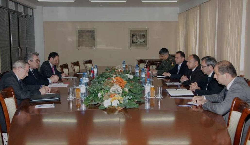 7256b6c9d48245a6d649322d980749c5