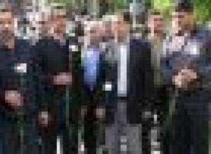 Flowers in memory of March 1 victims