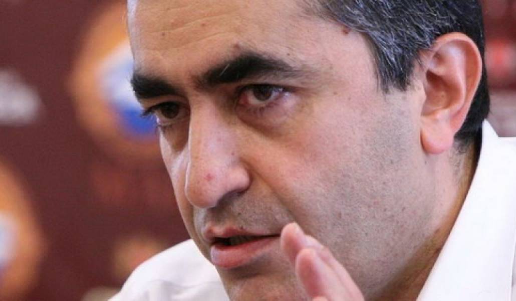 c222d21de52640de388eb7dc4df5e931